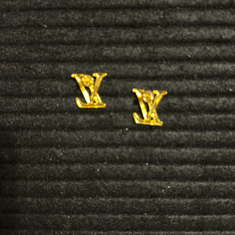 18K Saudi Gold Logo Earrings - Picture 2 of 3